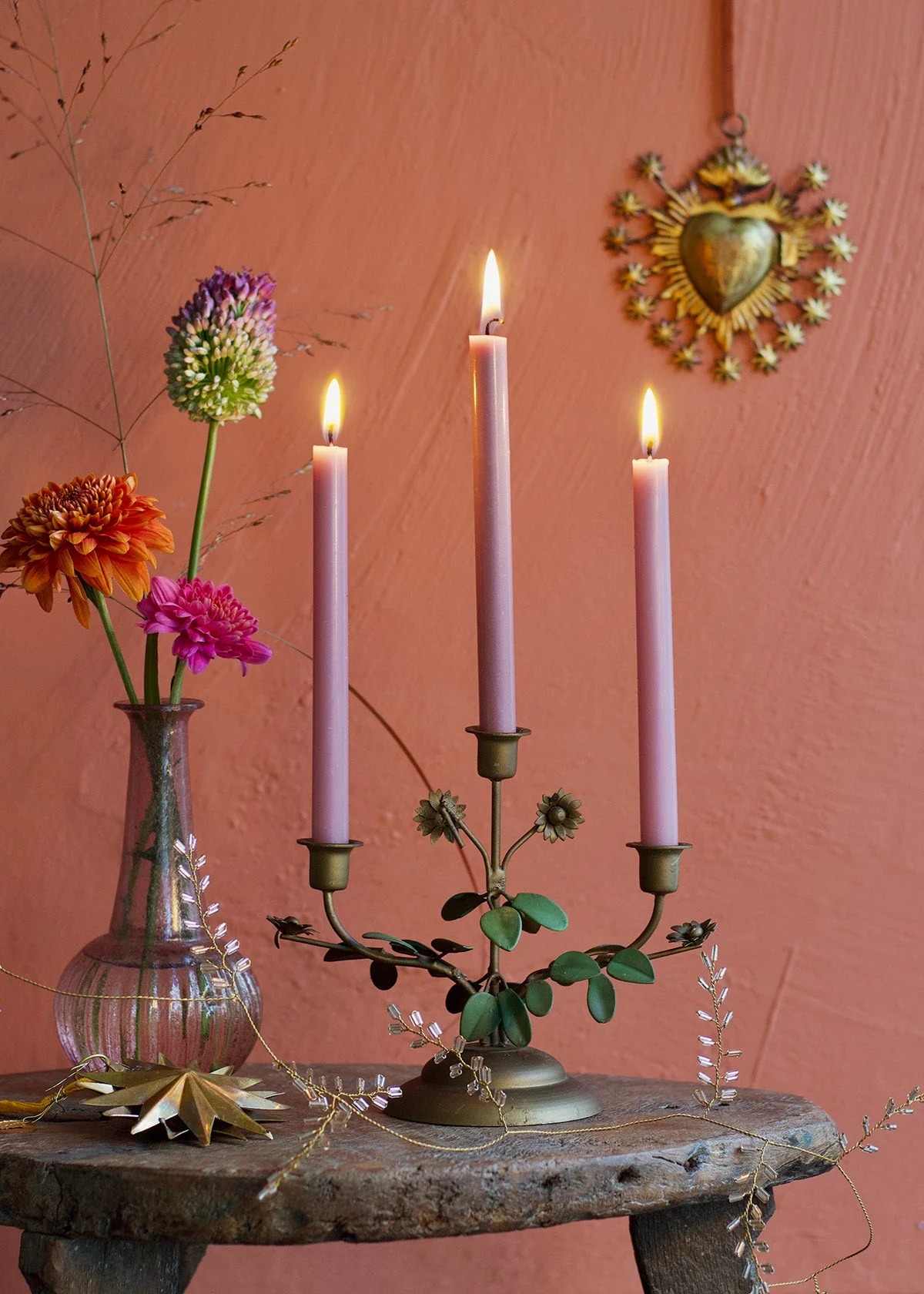 Kandelaar bloemen en blaadjes